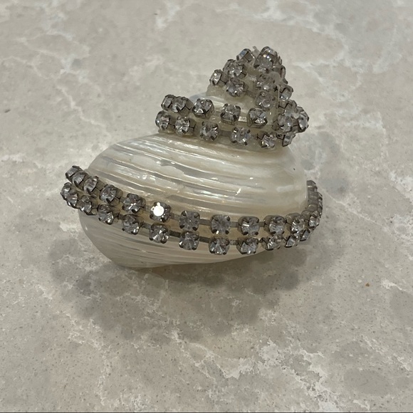 Embellished Spiral Polished Shell with Swarovski Crystals - Coastal Home Decor - Picture 2 of 3